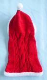 Gebreide kerst trui rood met wit voor de hond - S ( rug lengte 22 cm, borst omvang 26 cm, nek omvang 24 cm )
